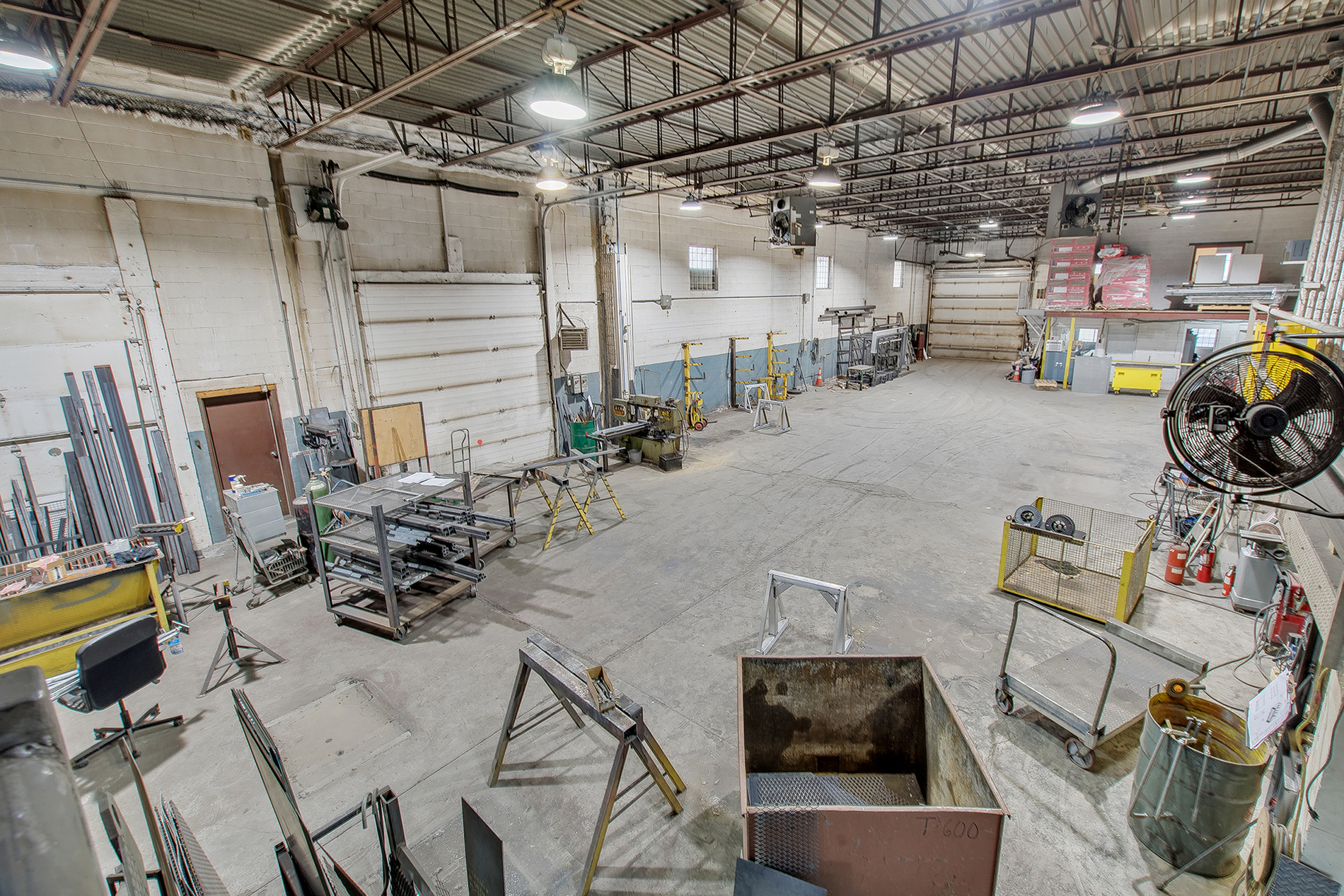 Local industriel/entreposage à louer au 1220 Rue Lachaine, Laval — photo 8 sur 13