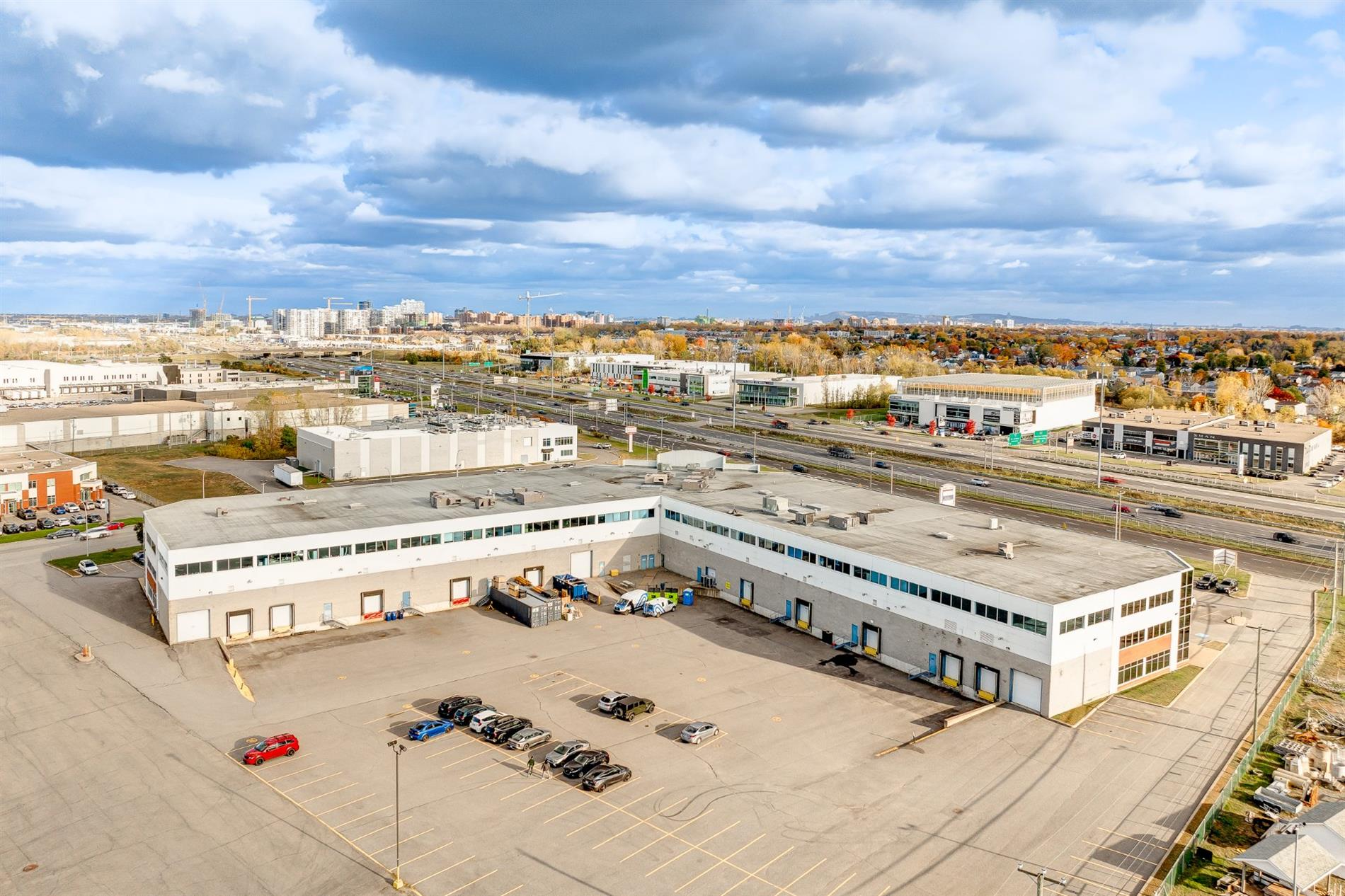 Bureau à louer au 4451-4479 Aut. Jean-Noël-Lavoie (A-440), local 275, Laval — photo 7 sur 7