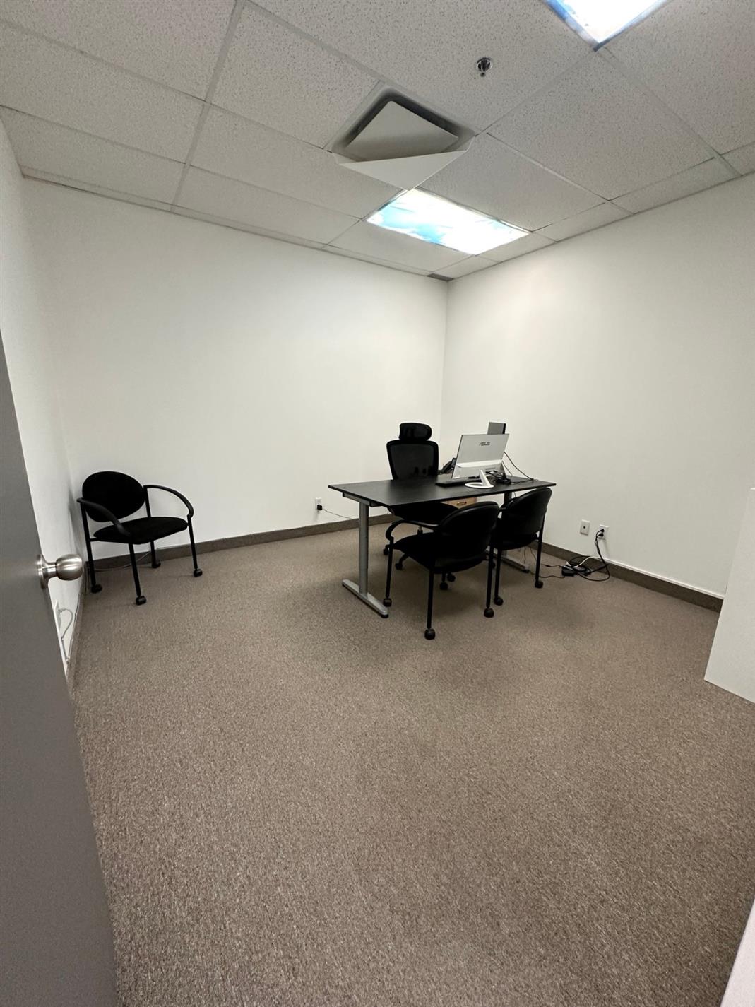 Bureau à louer au 4601 rue Louis-B.-Mayer, Laval — photo 5 sur 6