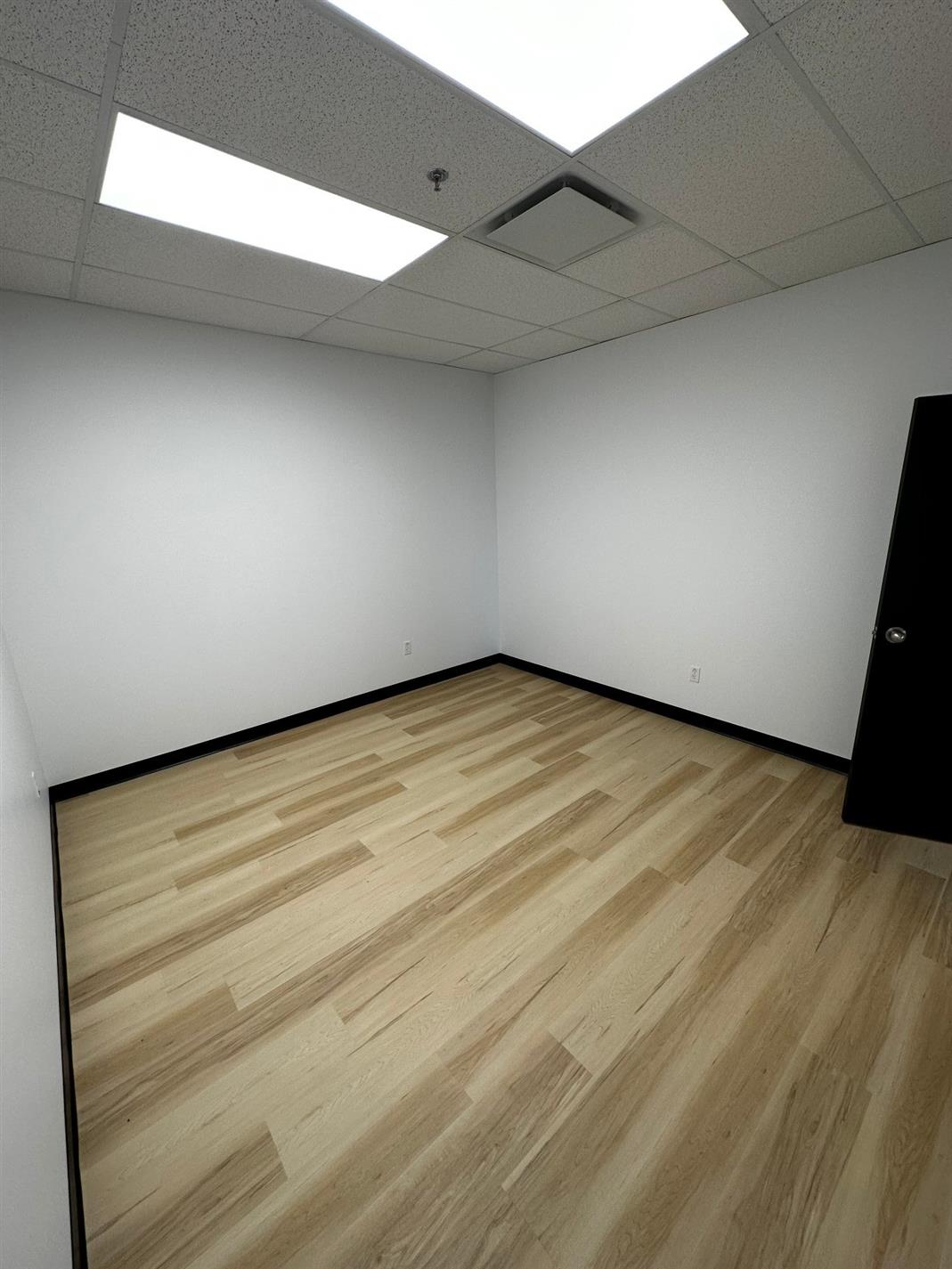 Bureau à louer au 1113 Mtée Masson, local 100, Laval — photo 4 sur 6