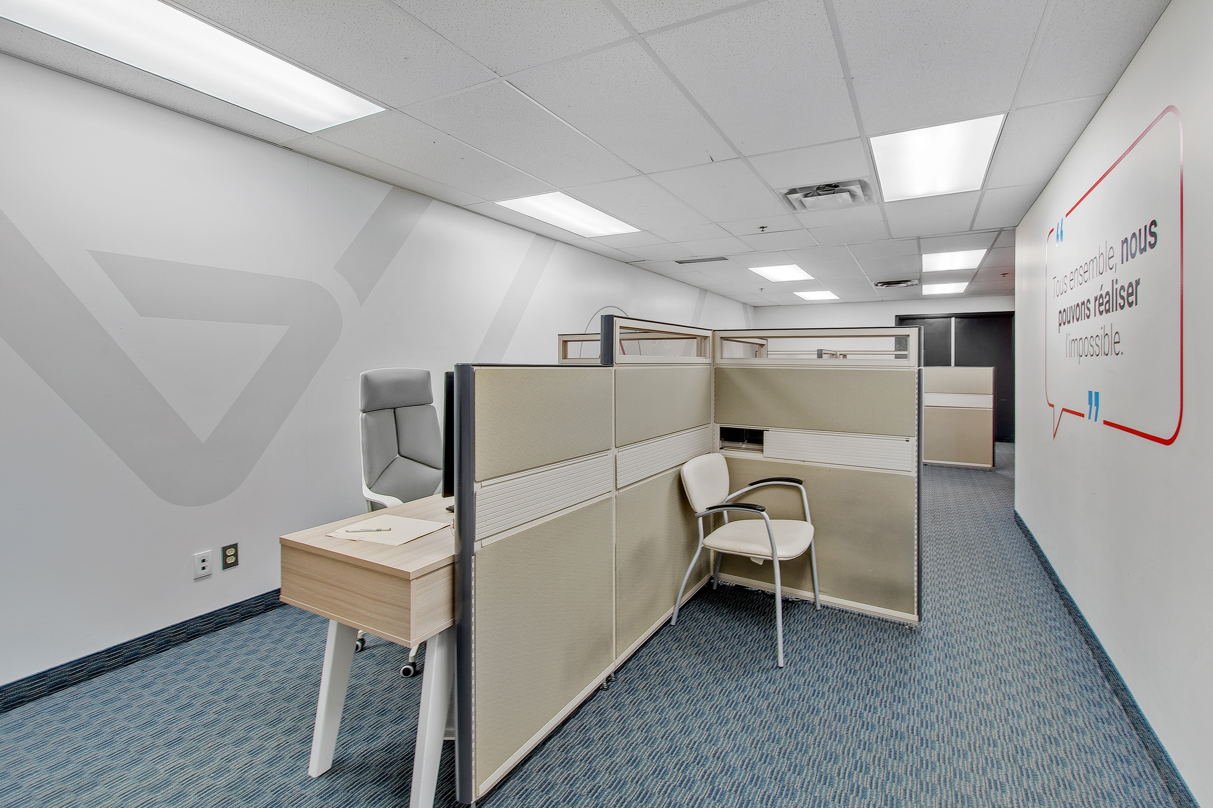 Bureau à louer au 3308 Françis Hughes, Laval — photo 16 sur 20