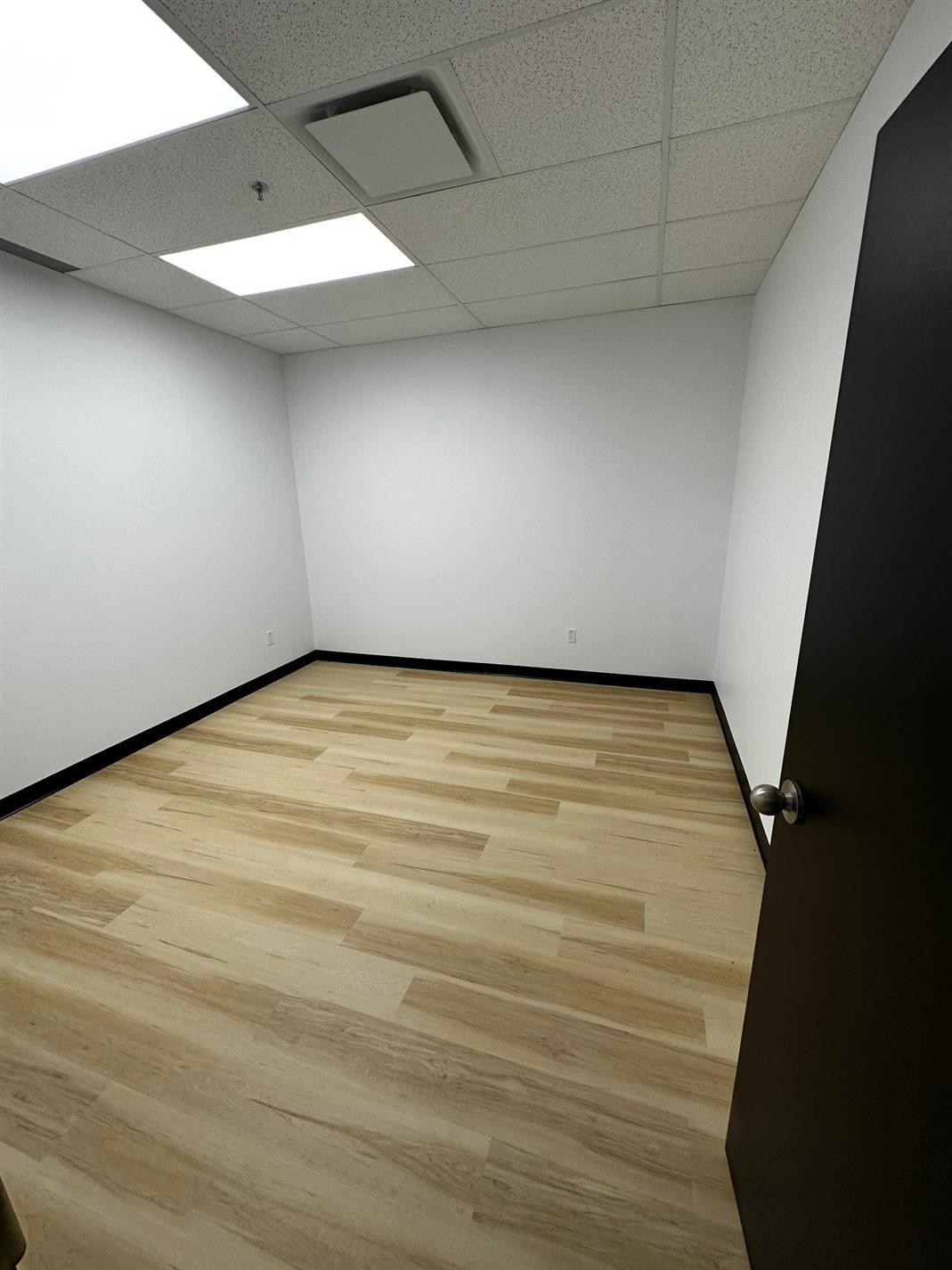 Bureau à louer au 1113 Mtée Masson, local 100, Laval — photo 5 sur 6