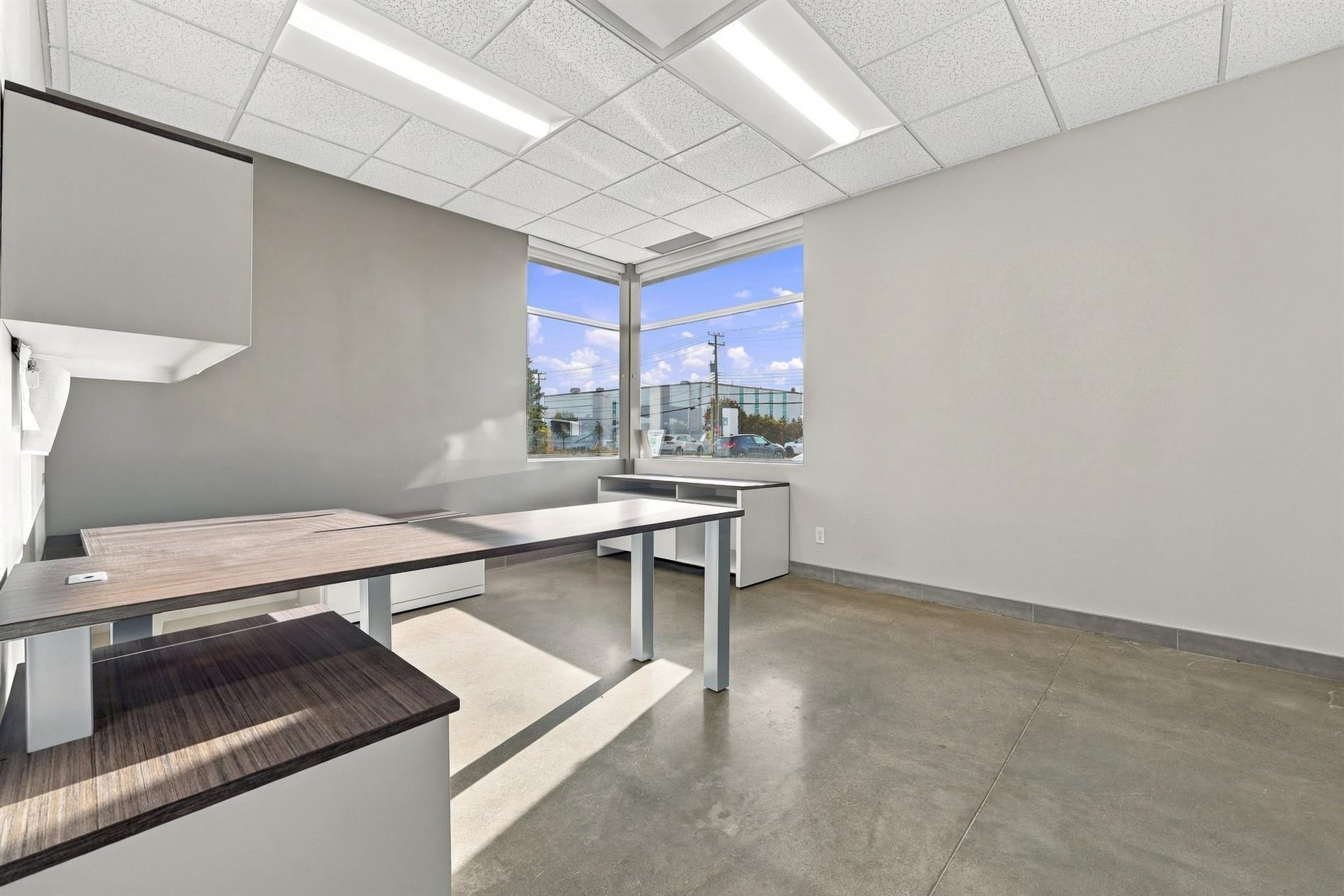 Bureau à louer au 4333 Boul. St-Elzear O., Laval — photo 6 sur 9