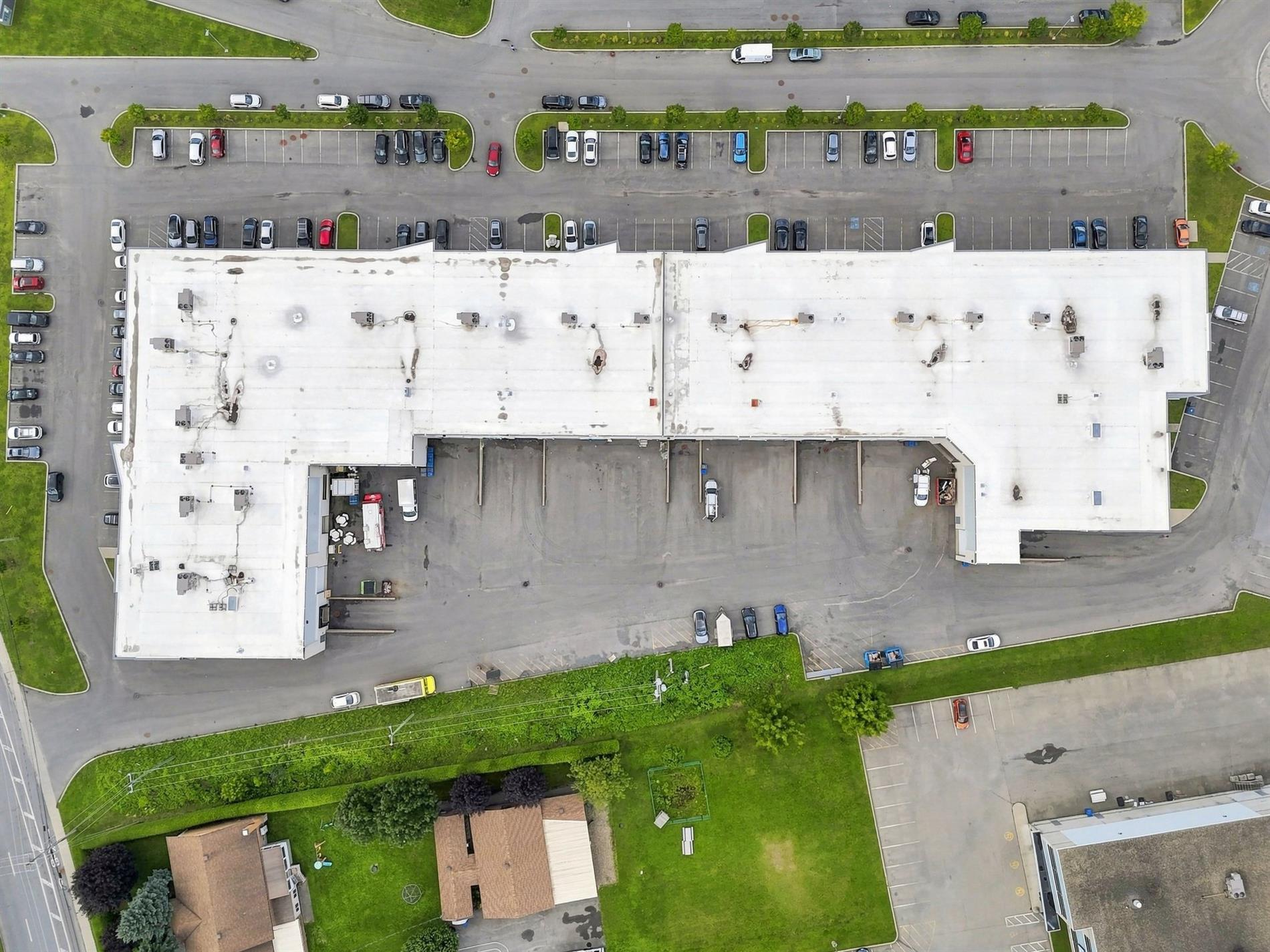 Local industriel/entreposage à louer au 4460-4470 Rue Garand, Laval — photo 2 sur 15
