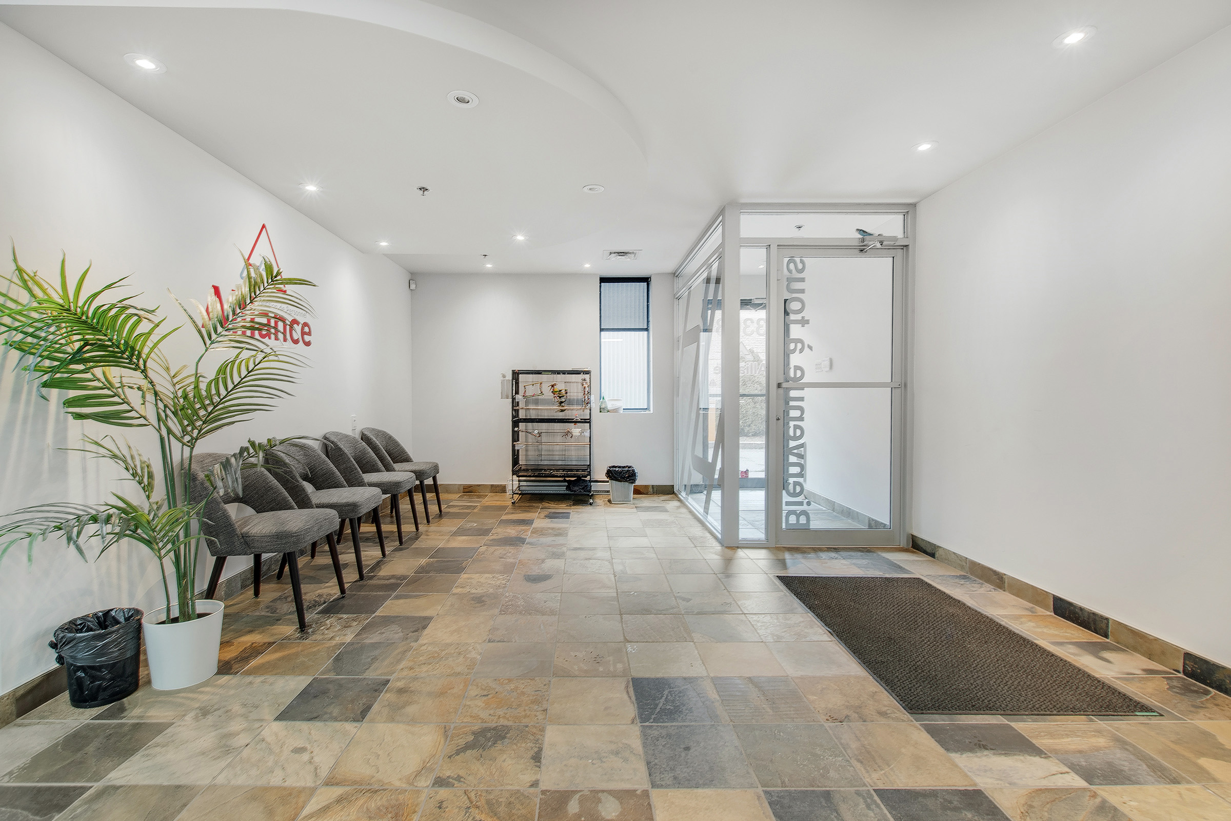 Bureau à louer au 3308 Françis Hughes, Laval — photo 3 sur 20